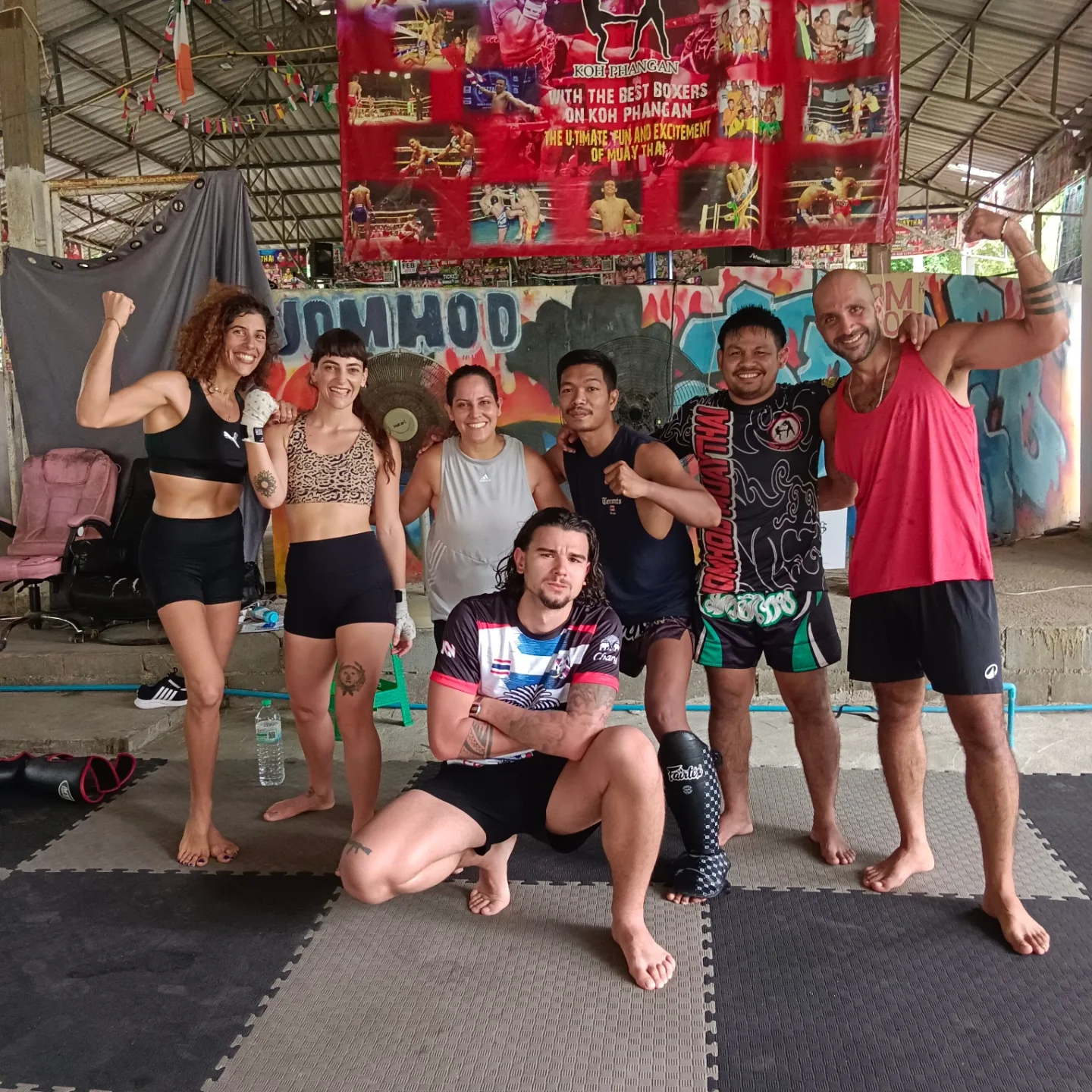 Training at Jomhod Muay Thai 3