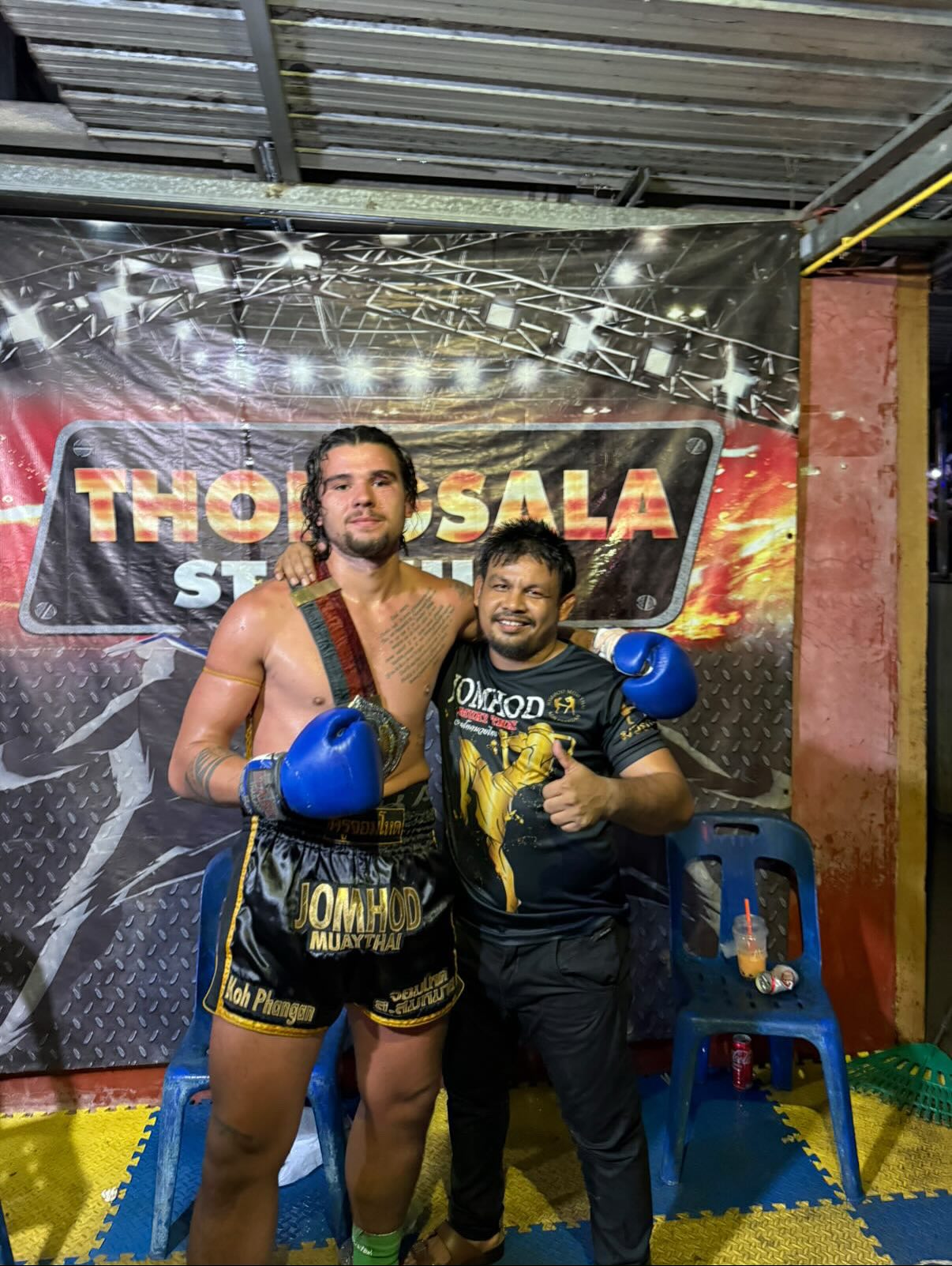 Training at Jomhod Muay Thai 2